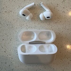 Apple Air Pods Gen 2 - mint condition!